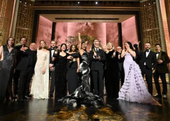 Two Hollywood Eras End With Warner Triumphs, Iger Departure