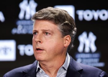 Yankees Owner Ducks Questions As Aaron Boone Job Concerns Mount